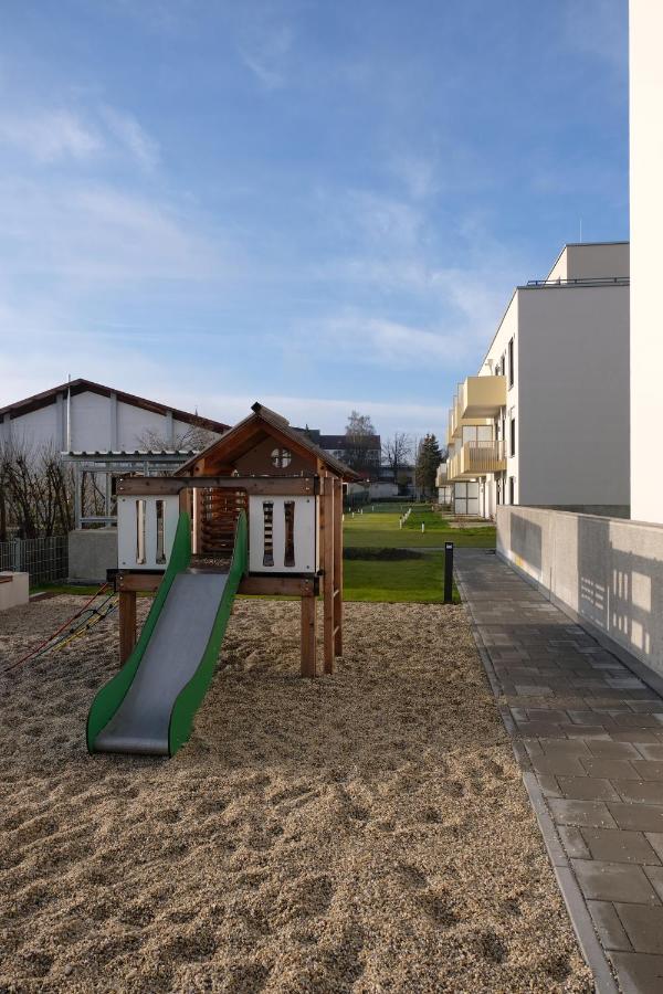 Design Apartment Nr 1 Mit Terrasse Und Parkplatz Straubing Exterior foto